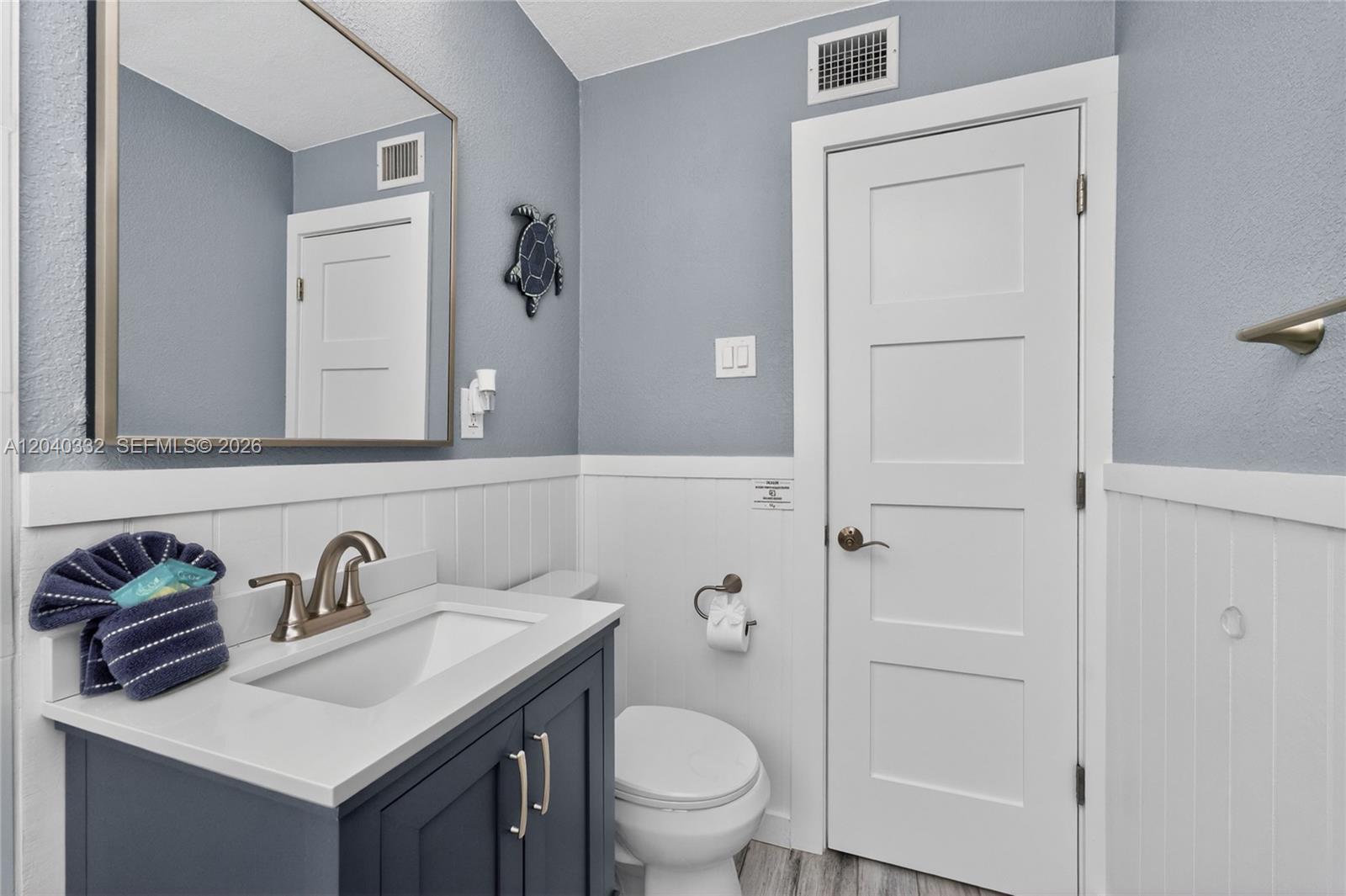 21812 Edgewater Drive Property Photo 34