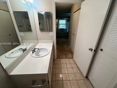 3578 N University Drive I-5 Property Photo 12