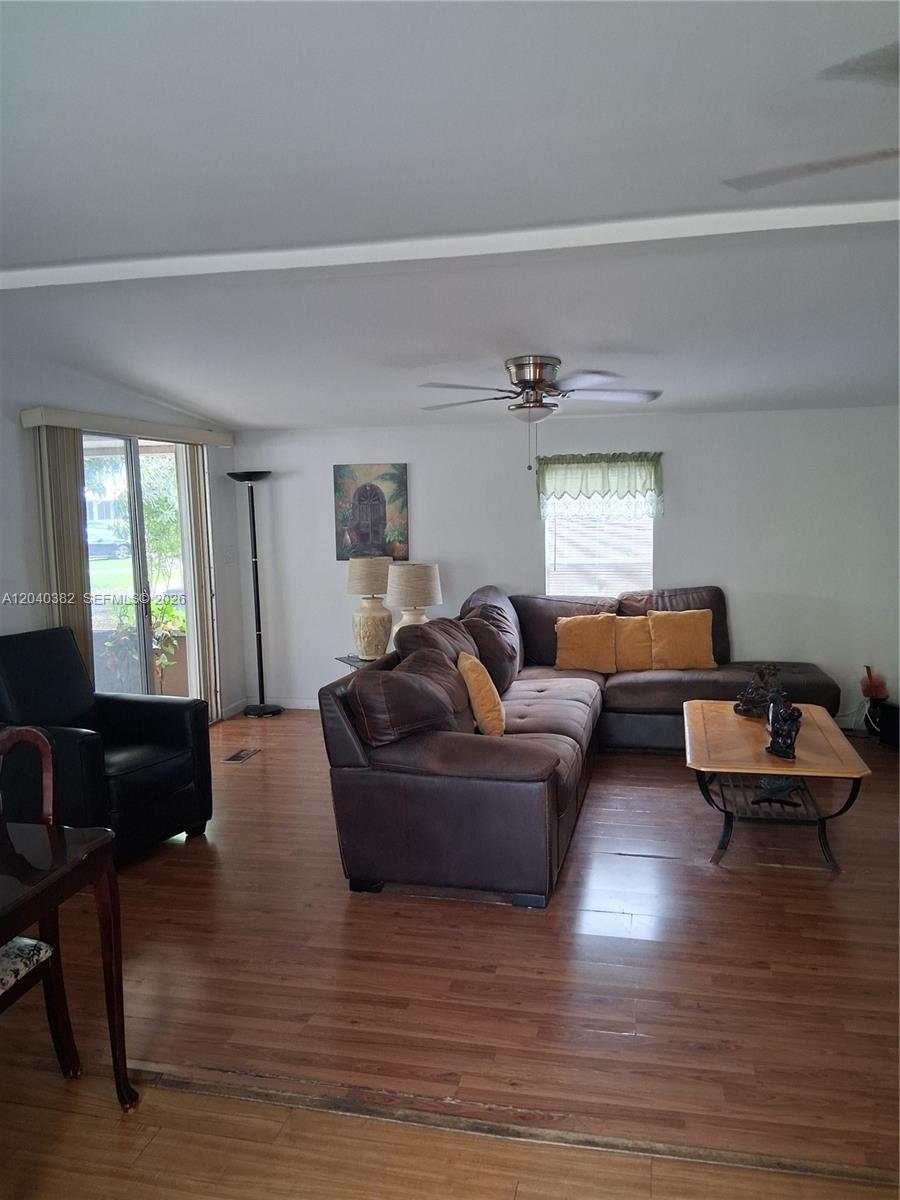 5030 Sw 30th Avenue Property Photo 2