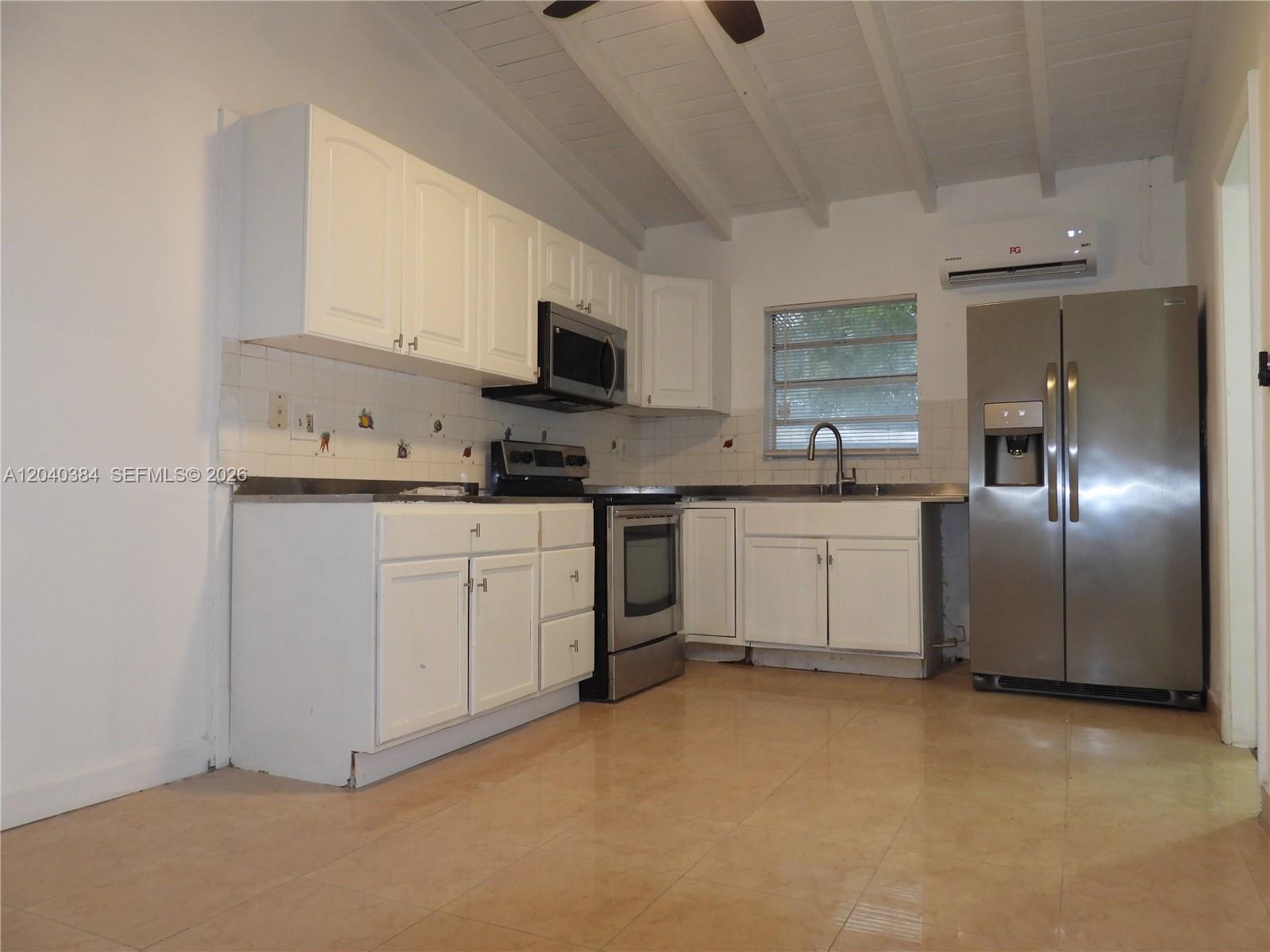 1572 Ne 149th Street A Property Photo 2