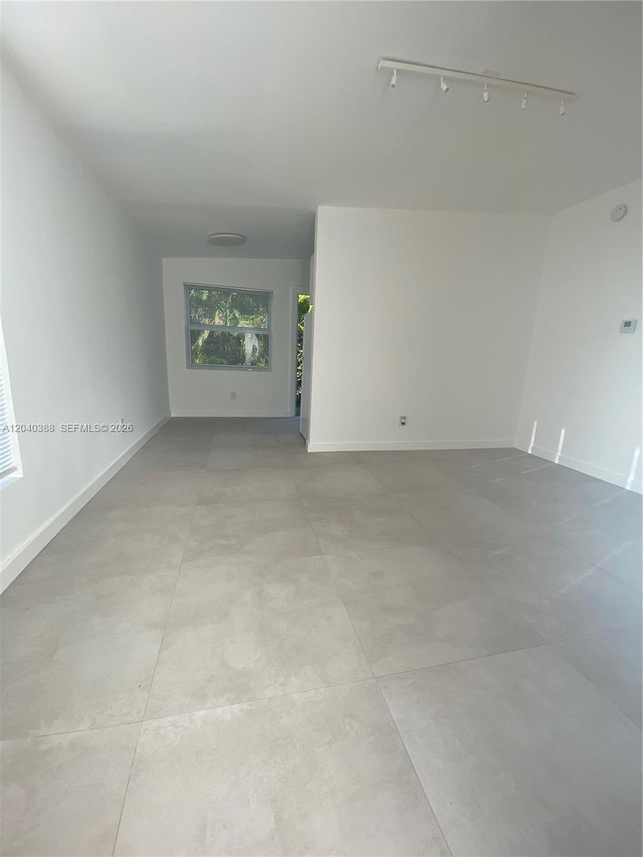 2011 Ne 167th Street 9 Property Photo 4