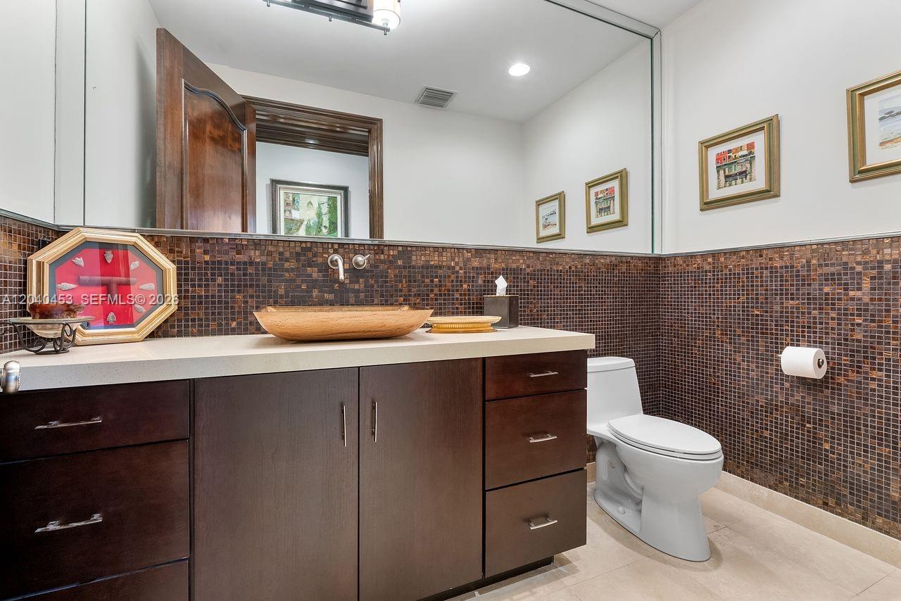 2601 Delmar Place Property Photo 24