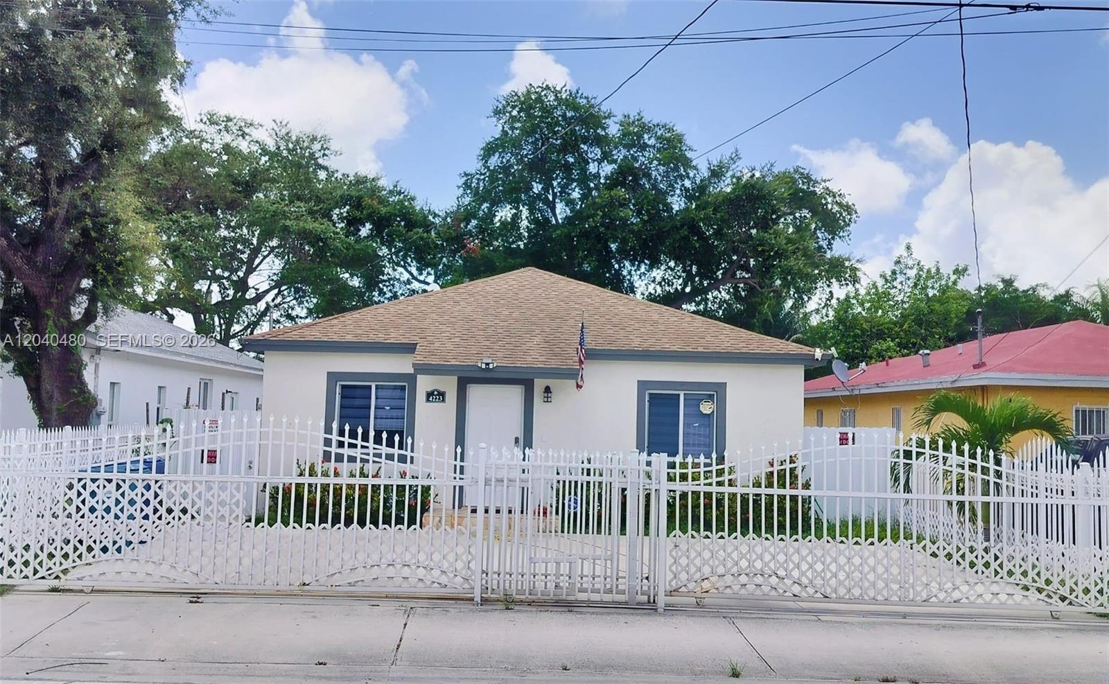 4223 Nw 32nd Avenue Property Photo 2