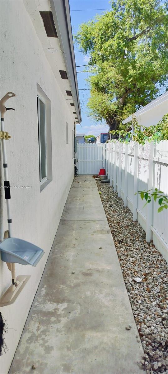 4223 Nw 32nd Avenue Property Photo 10