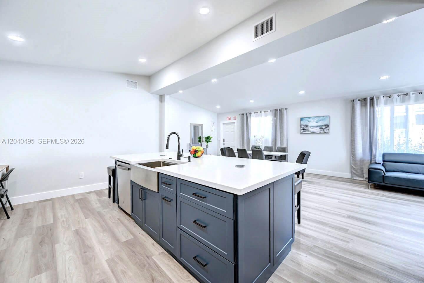 A12040495 Property Photo 11