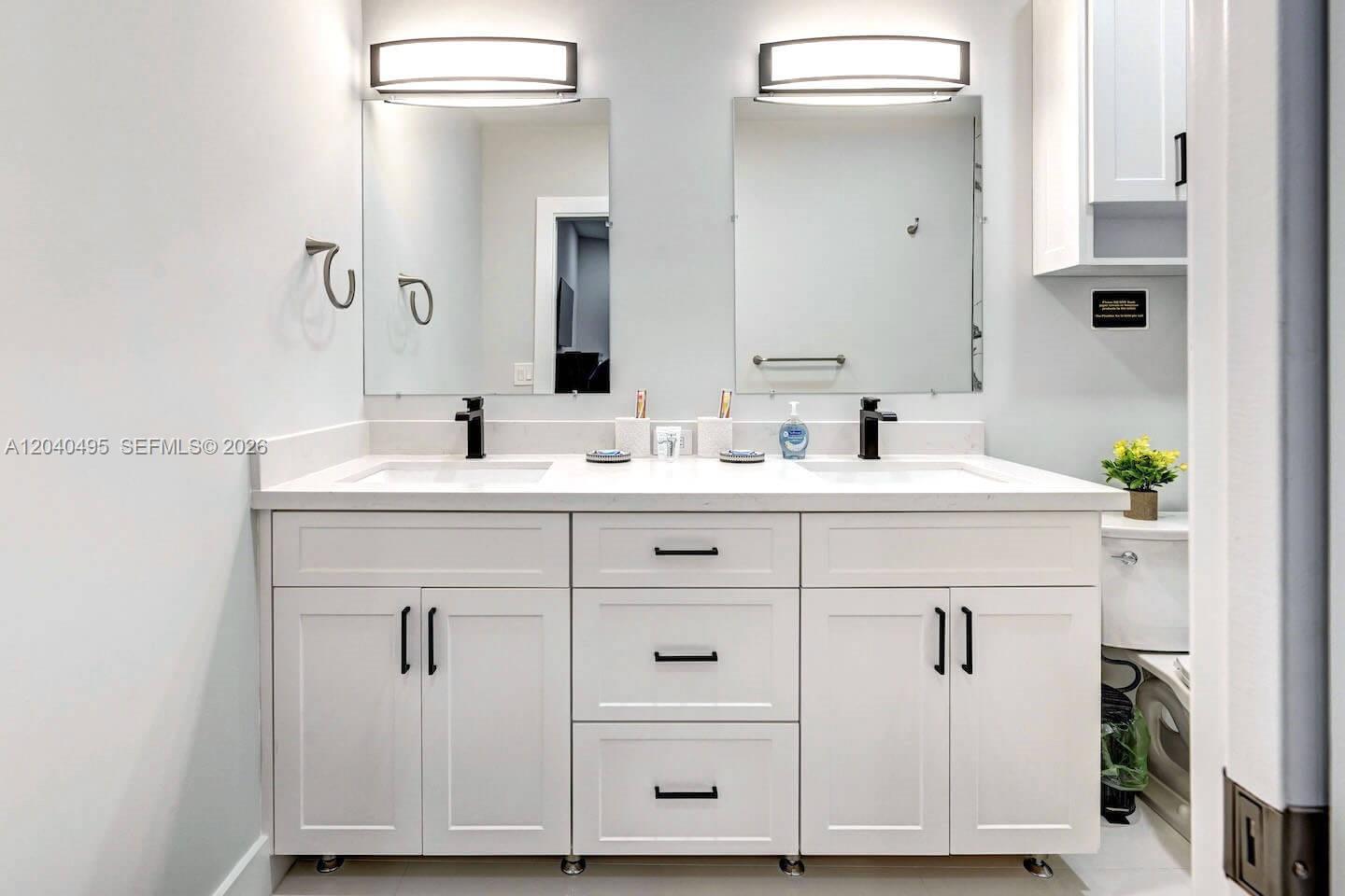 A12040495 Property Photo 21