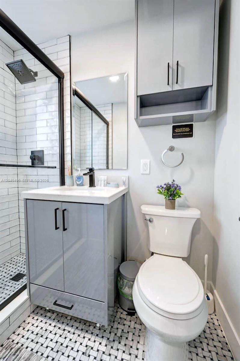 A12040495 Property Photo 26