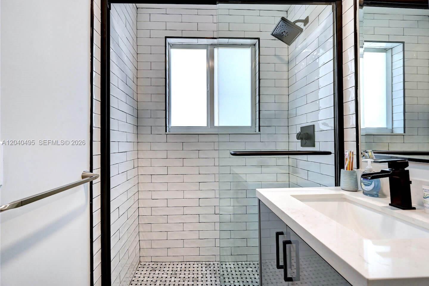 A12040495 Property Photo 27