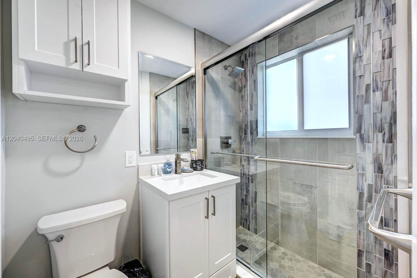 A12040495 Property Photo 31