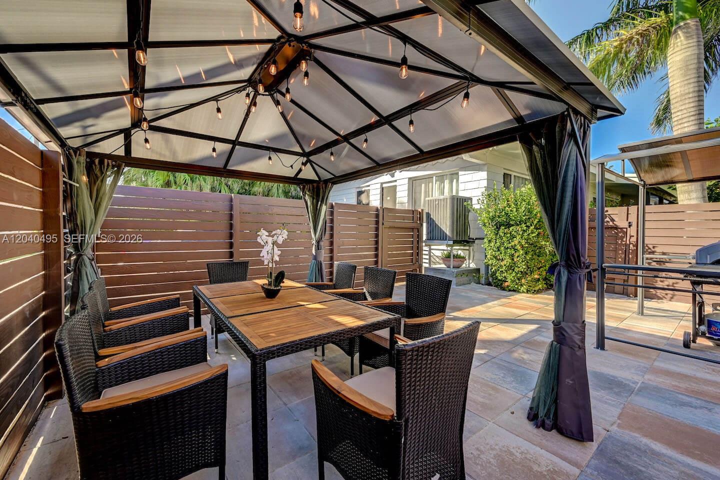A12040495 Property Photo 35