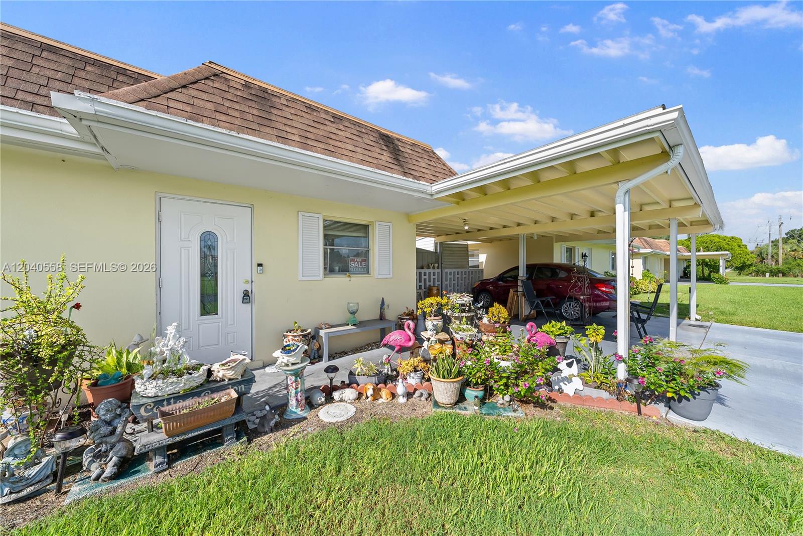 2208 Gardenia Way Property Photo 4