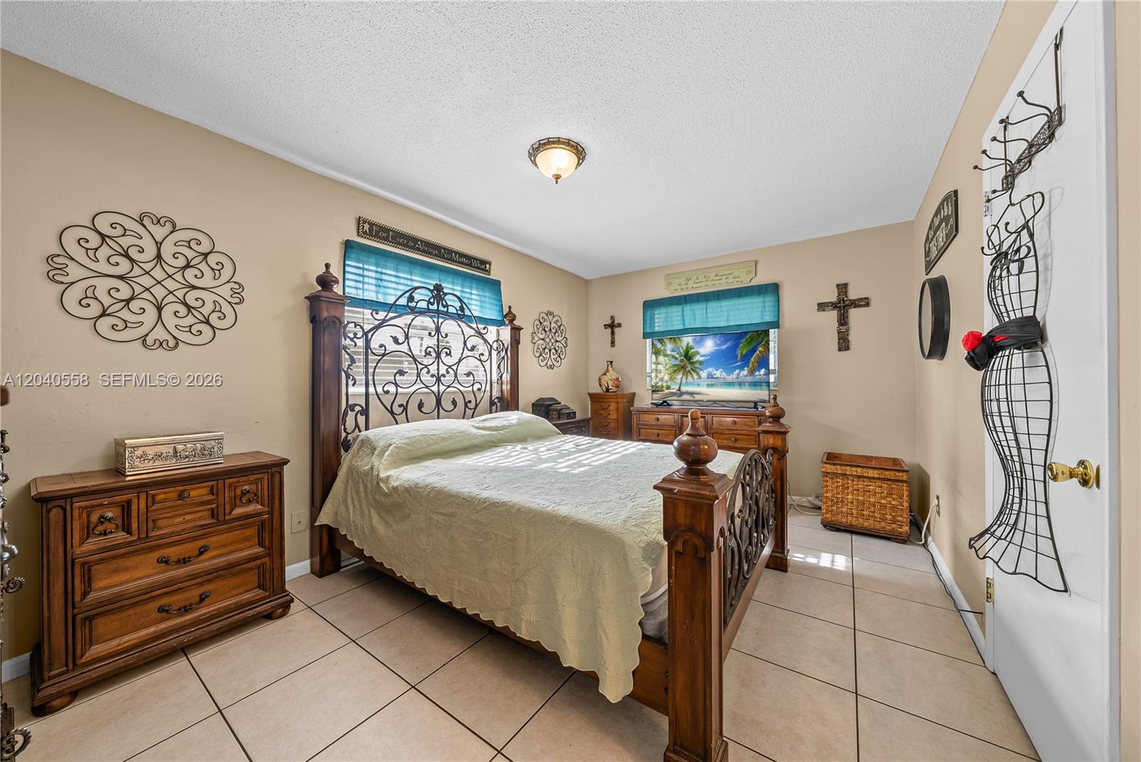 2208 Gardenia Way Property Photo 6