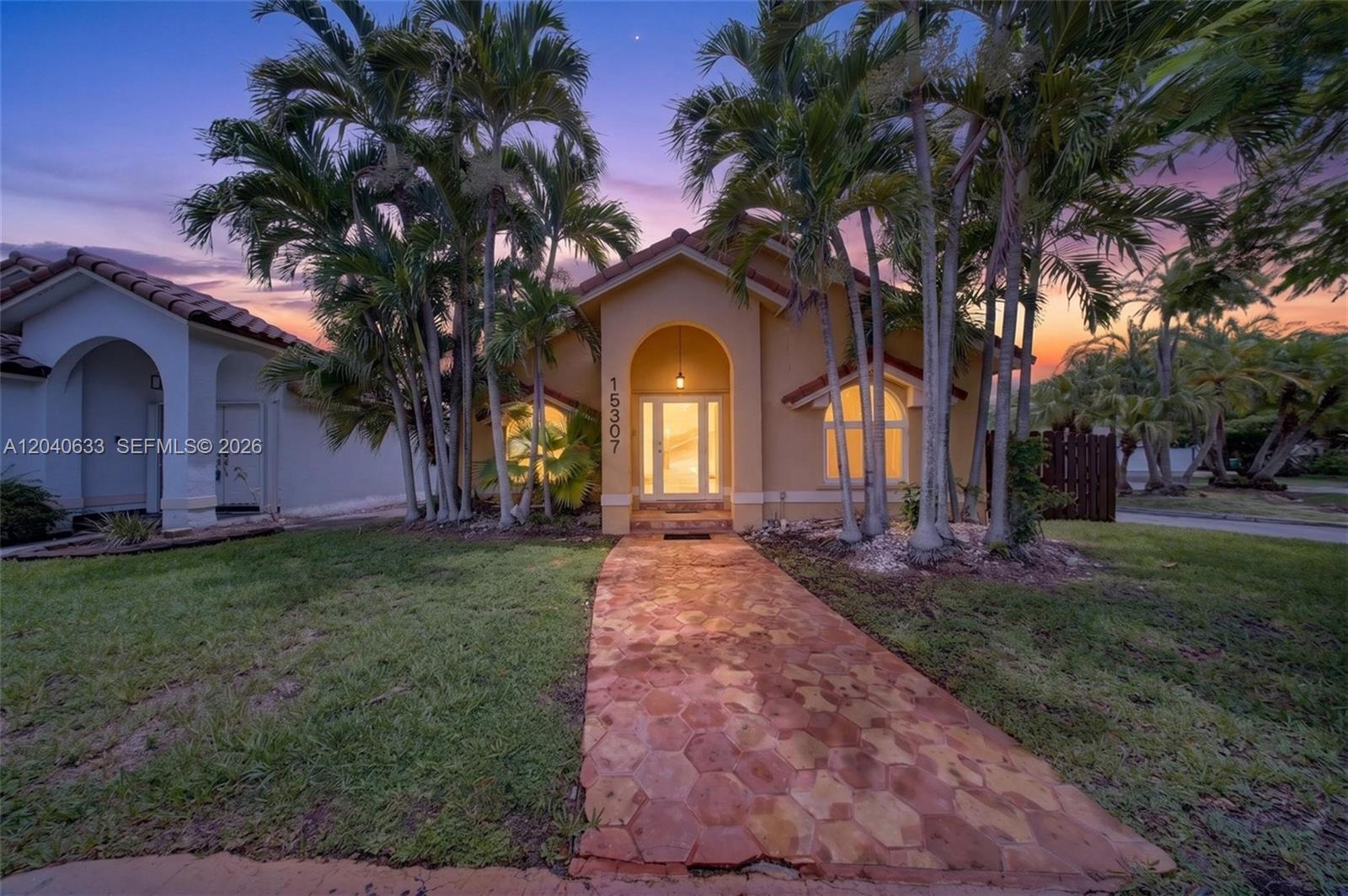 15307 Sw 52nd Terrace Property Photo 1