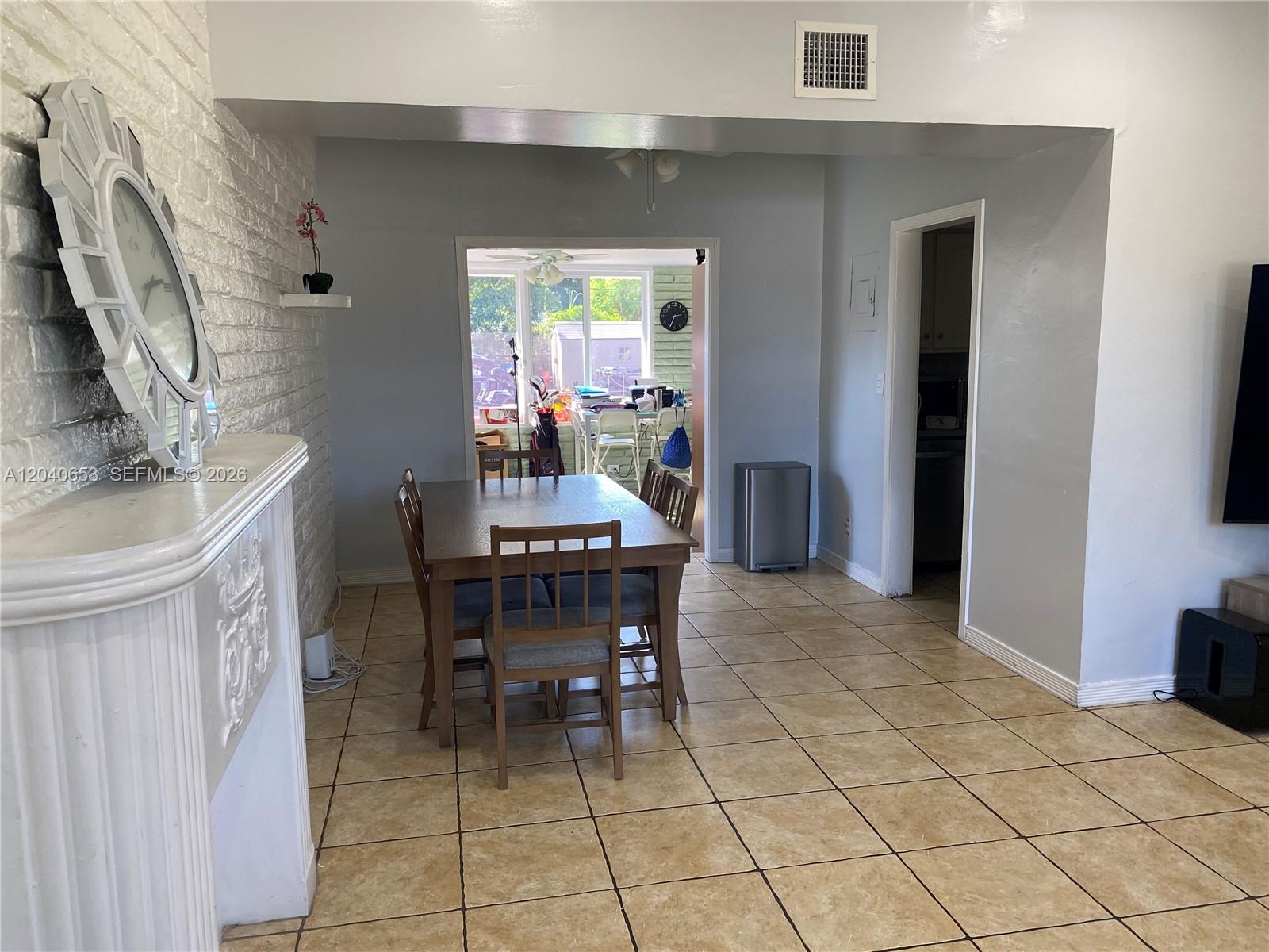 540 Nw 111 Street Property Photo 3