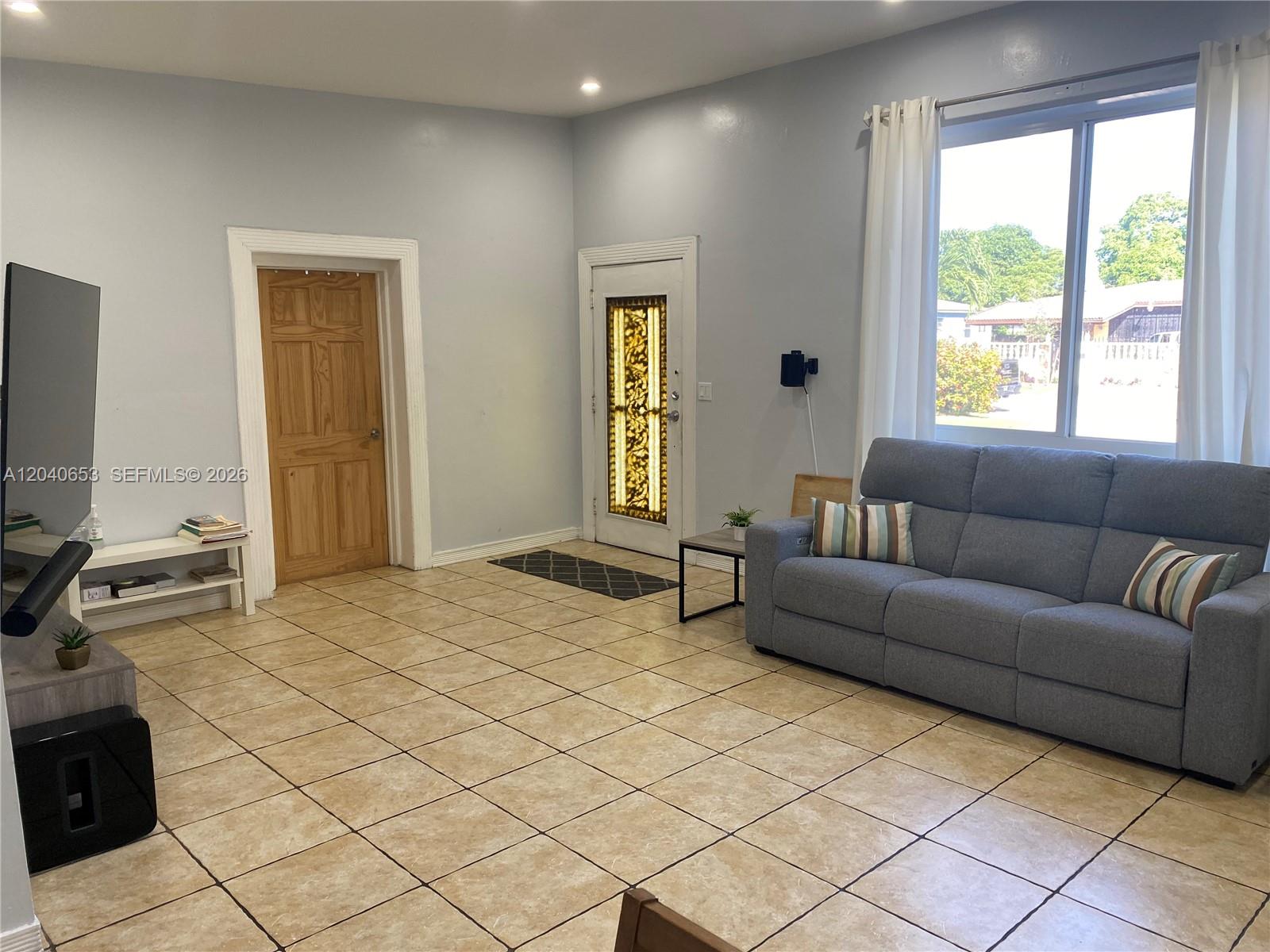 540 Nw 111 Street Property Photo 5
