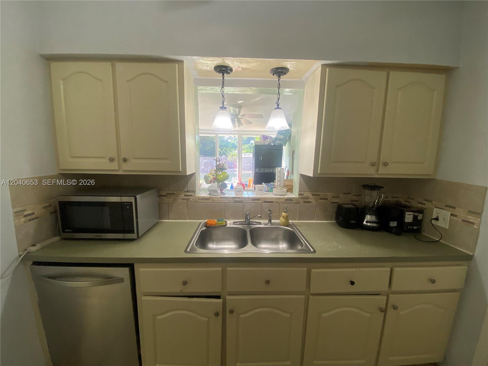 540 Nw 111 Street Property Photo 7