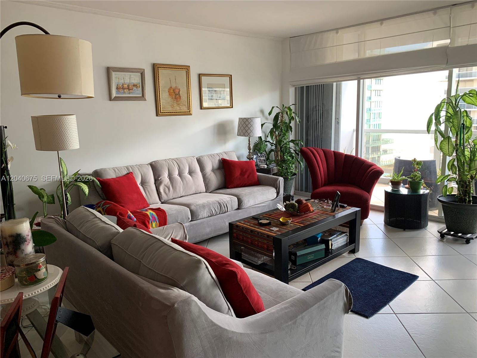5700 Collins Avenue 12n Property Photo 1