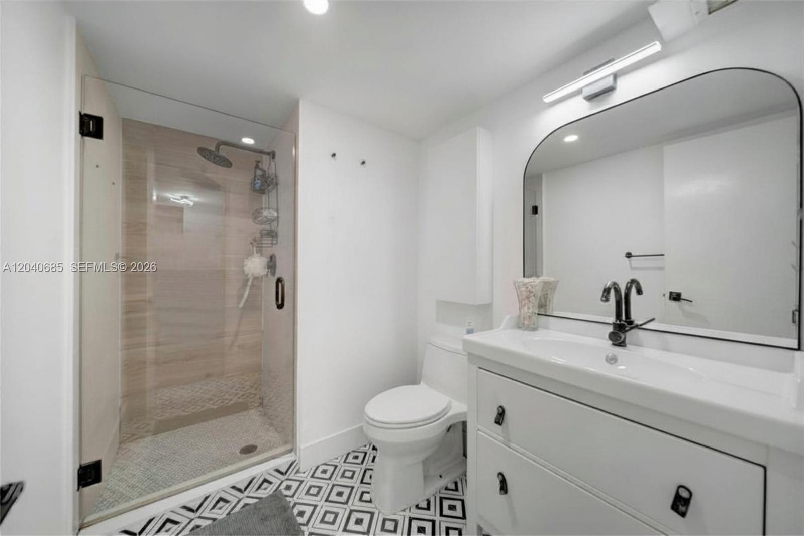 427 Golden Isles Drive 16h Property Photo 16