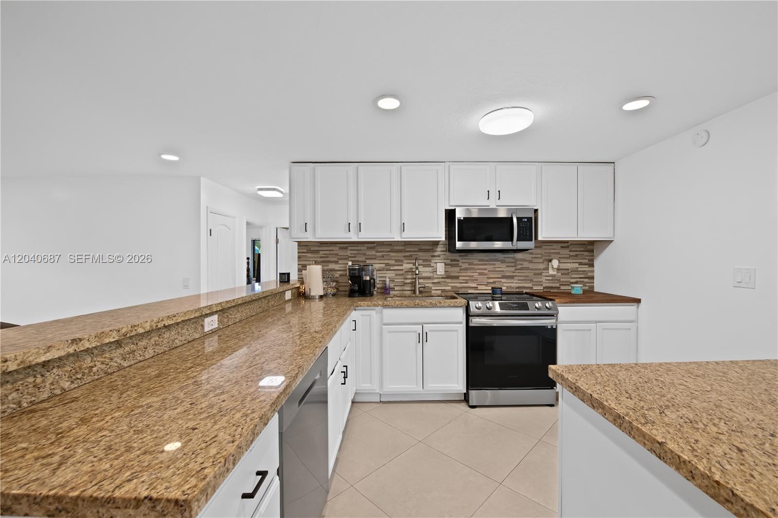 6839 Tradewind Way Property Photo 6