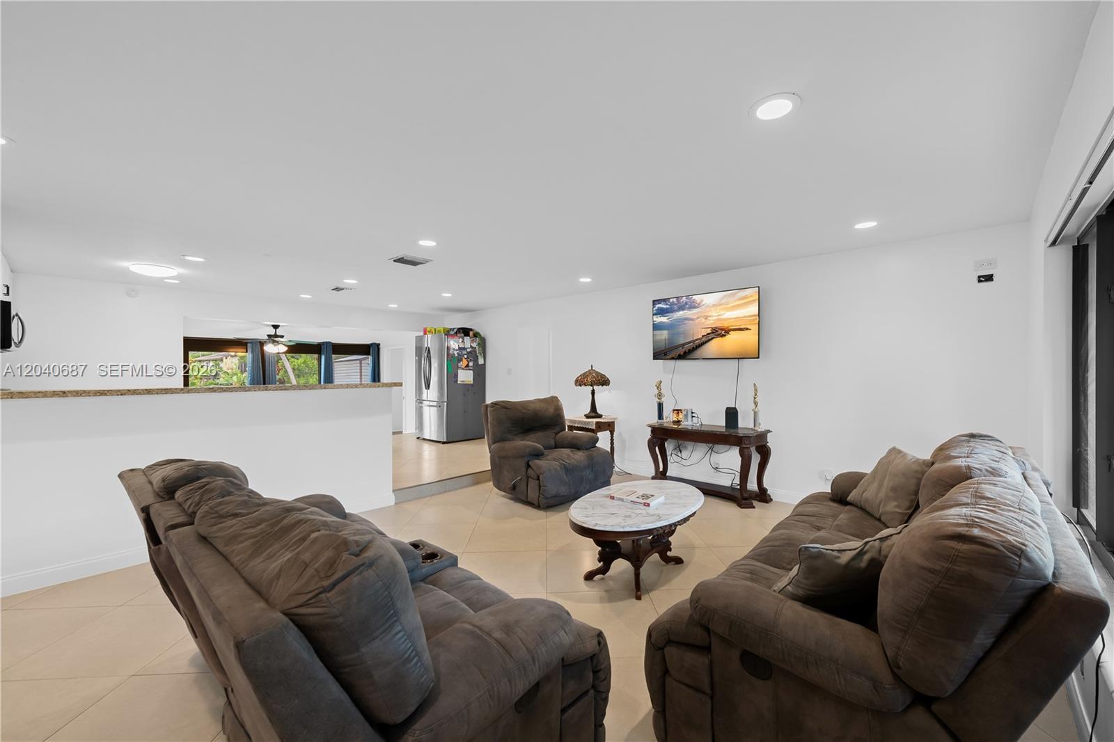 6839 Tradewind Way Property Photo 8