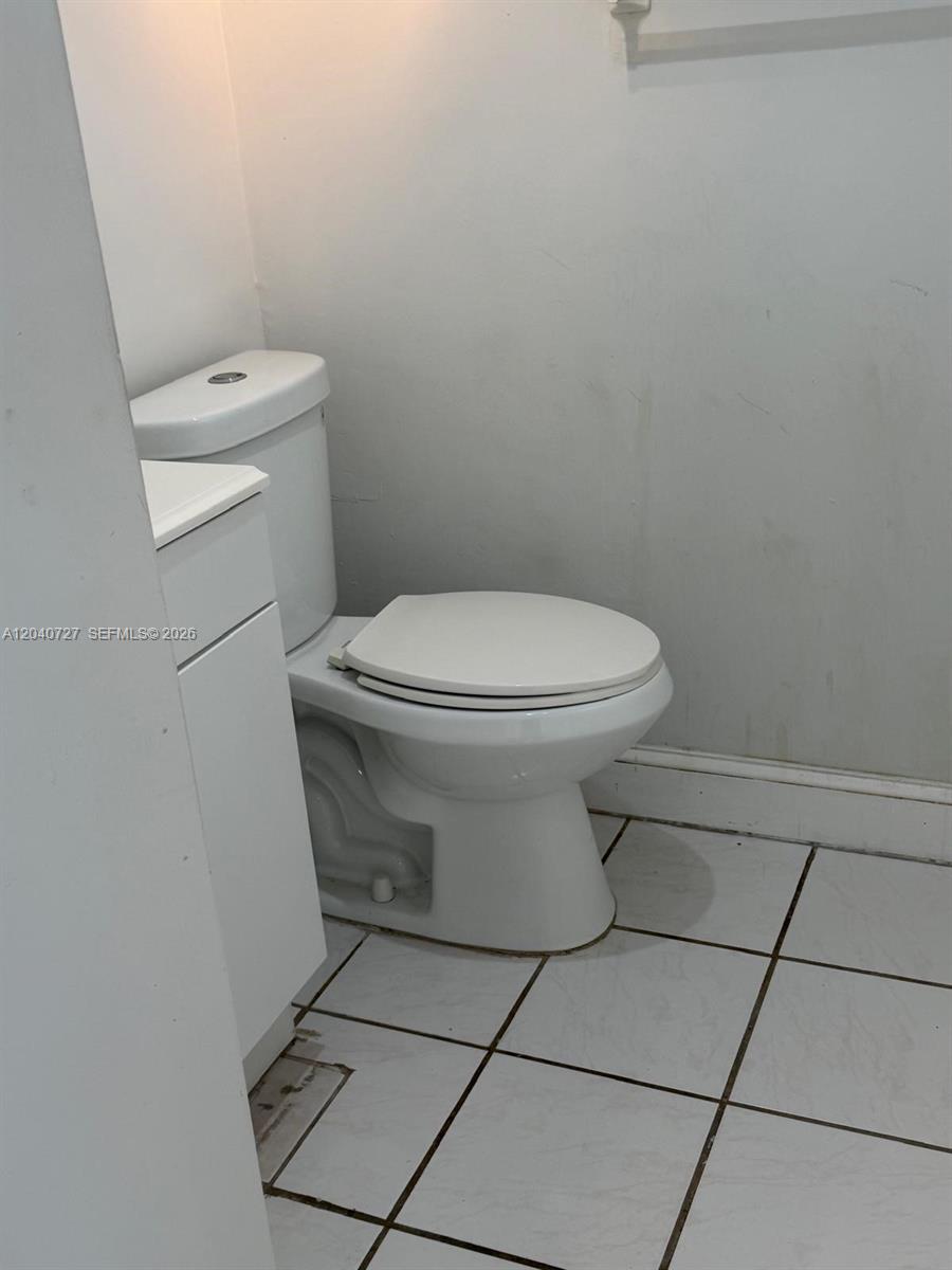 1990 Marseille Drive 303 Property Photo 15