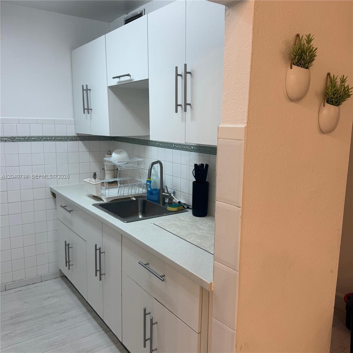 344 Meridian Avenue 2b Property Photo 6