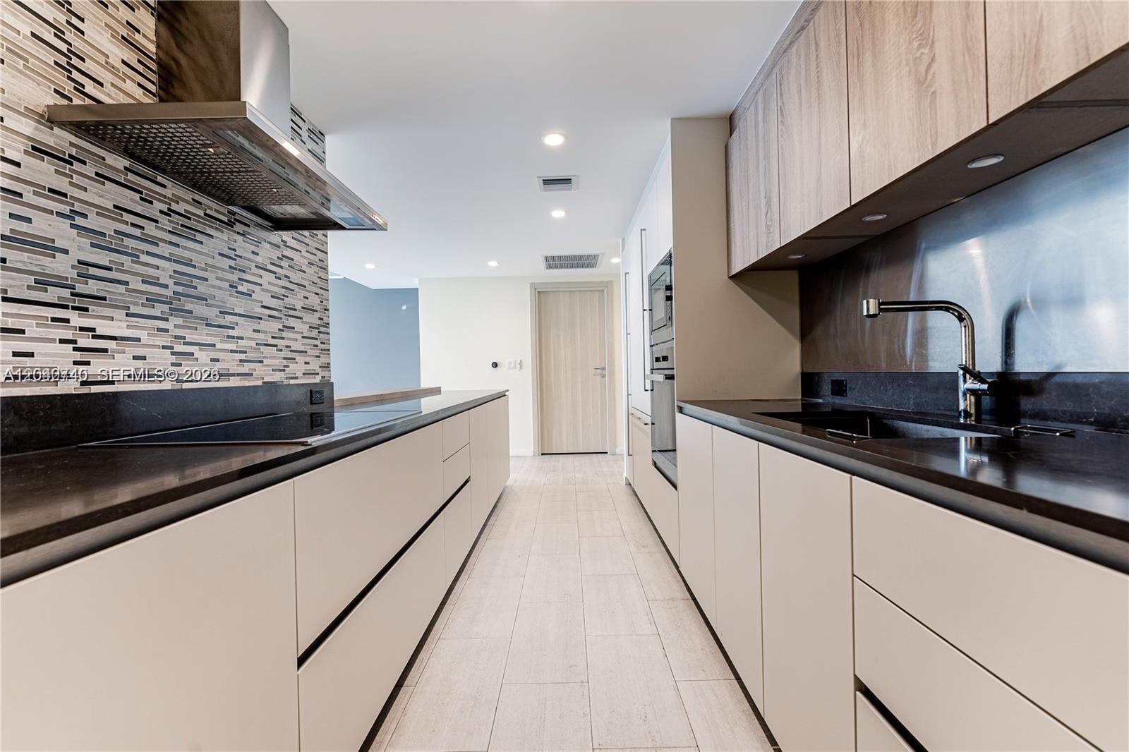 1000 Brickell Plaza 4906 Property Photo 8