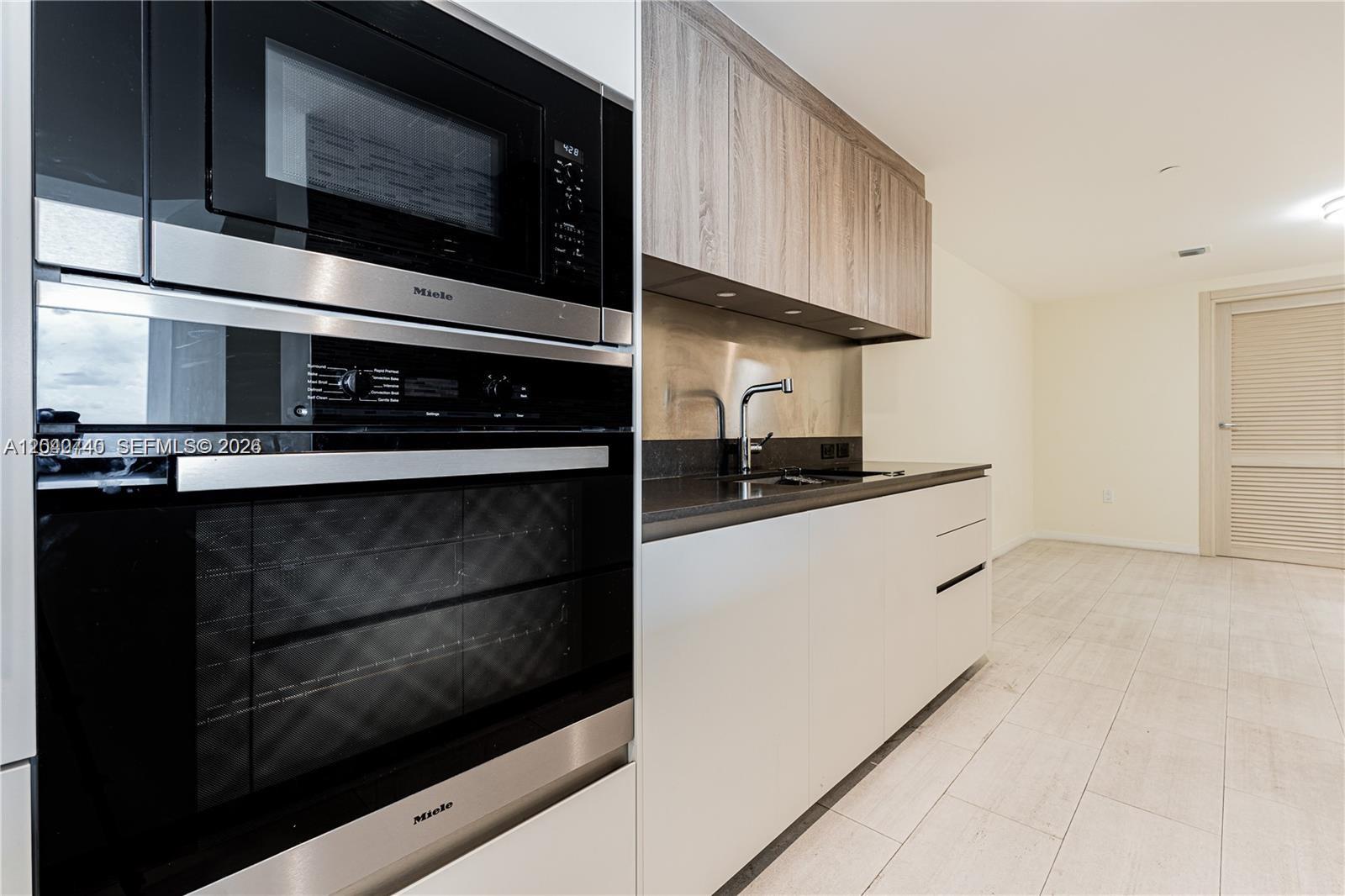 1000 Brickell Plaza 4906 Property Photo 9
