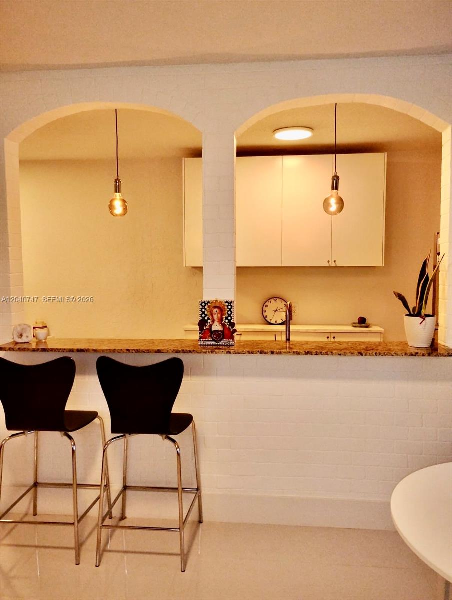 A12040747 Property Photo 6