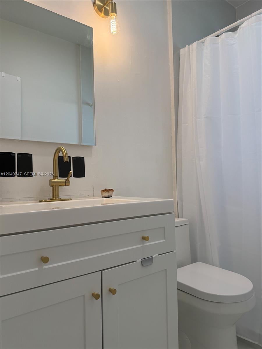 A12040747 Property Photo 11