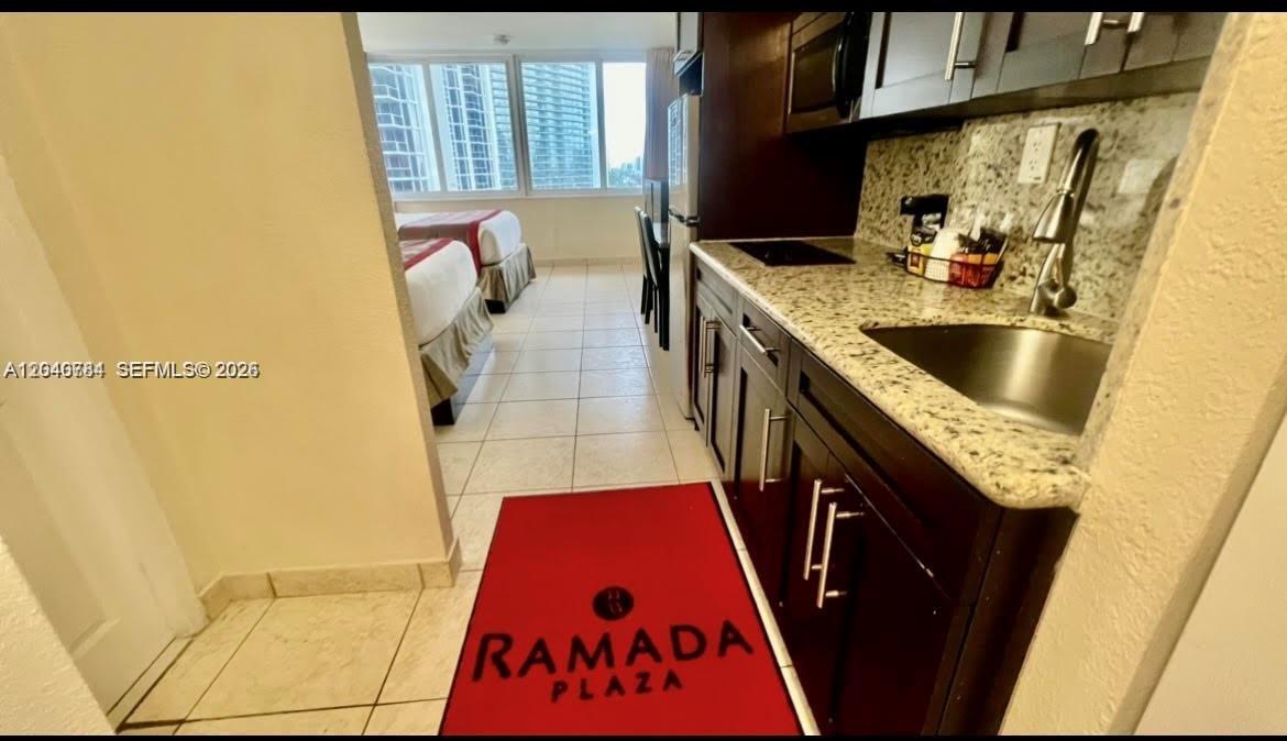 19201 Collins Avenue 942 Property Photo 11