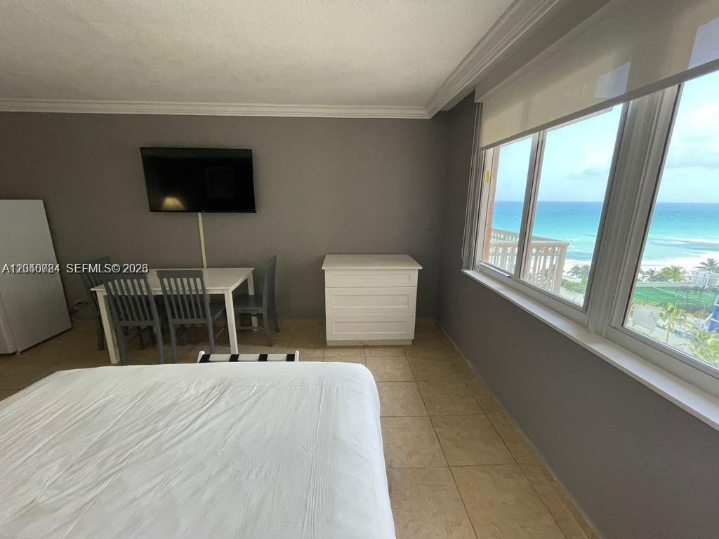 19201 Collins Avenue 942 Property Photo 32