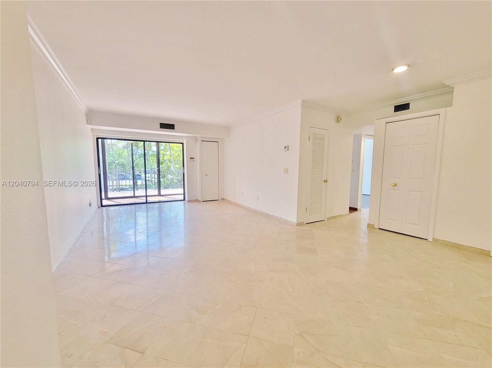 77 Crandon Boulevard 2b Property Photo 2