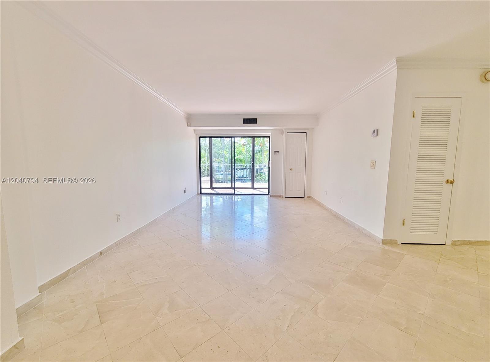 77 Crandon Boulevard 2b Property Photo 4