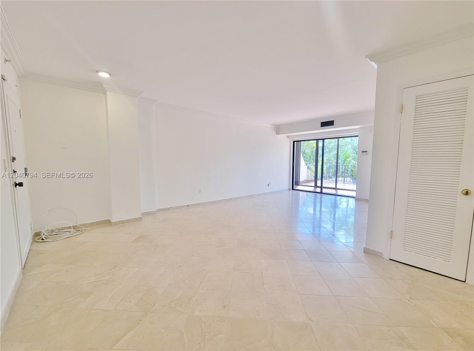 77 Crandon Boulevard 2b Property Photo 5