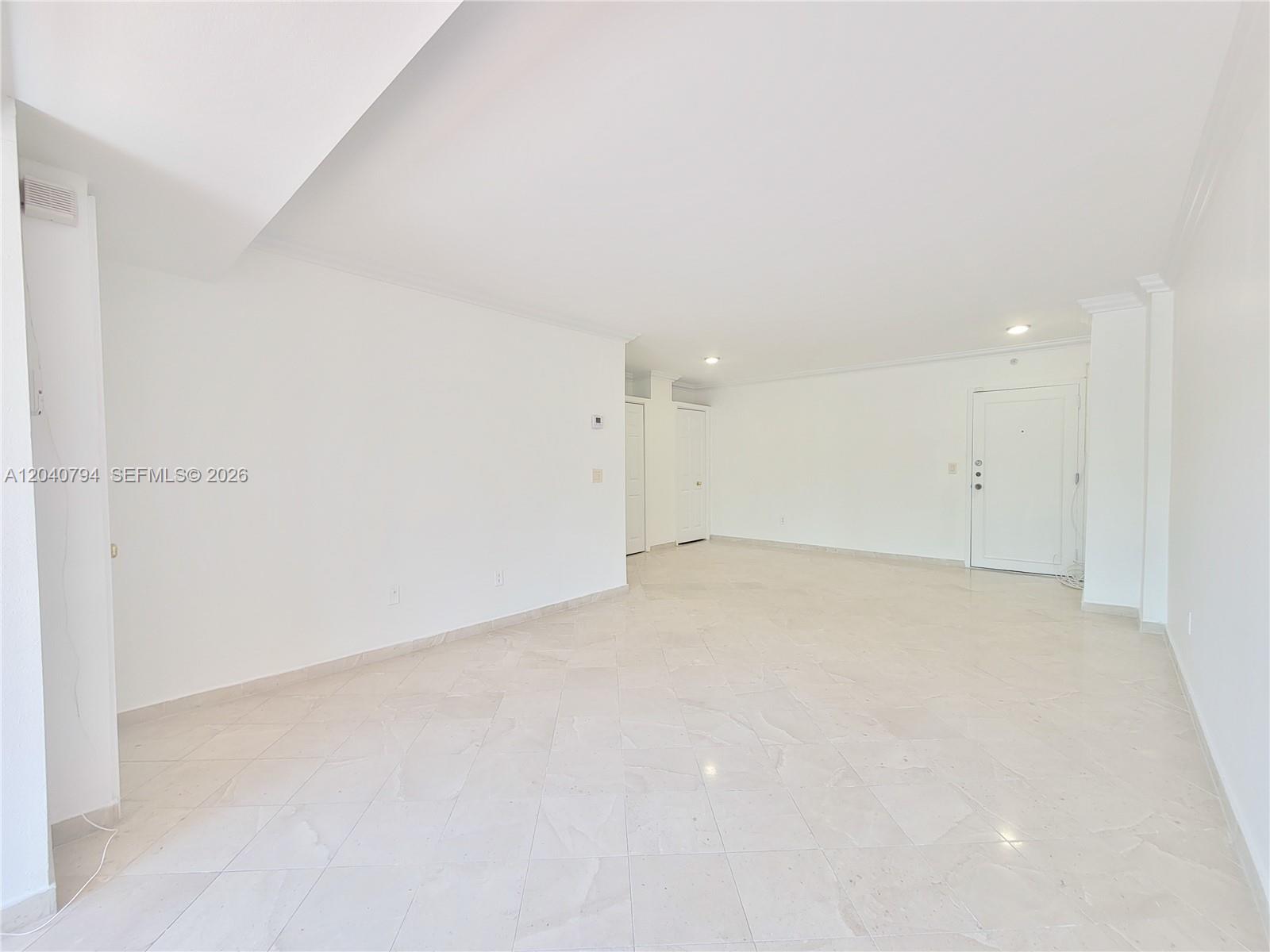 77 Crandon Boulevard 2b Property Photo 6