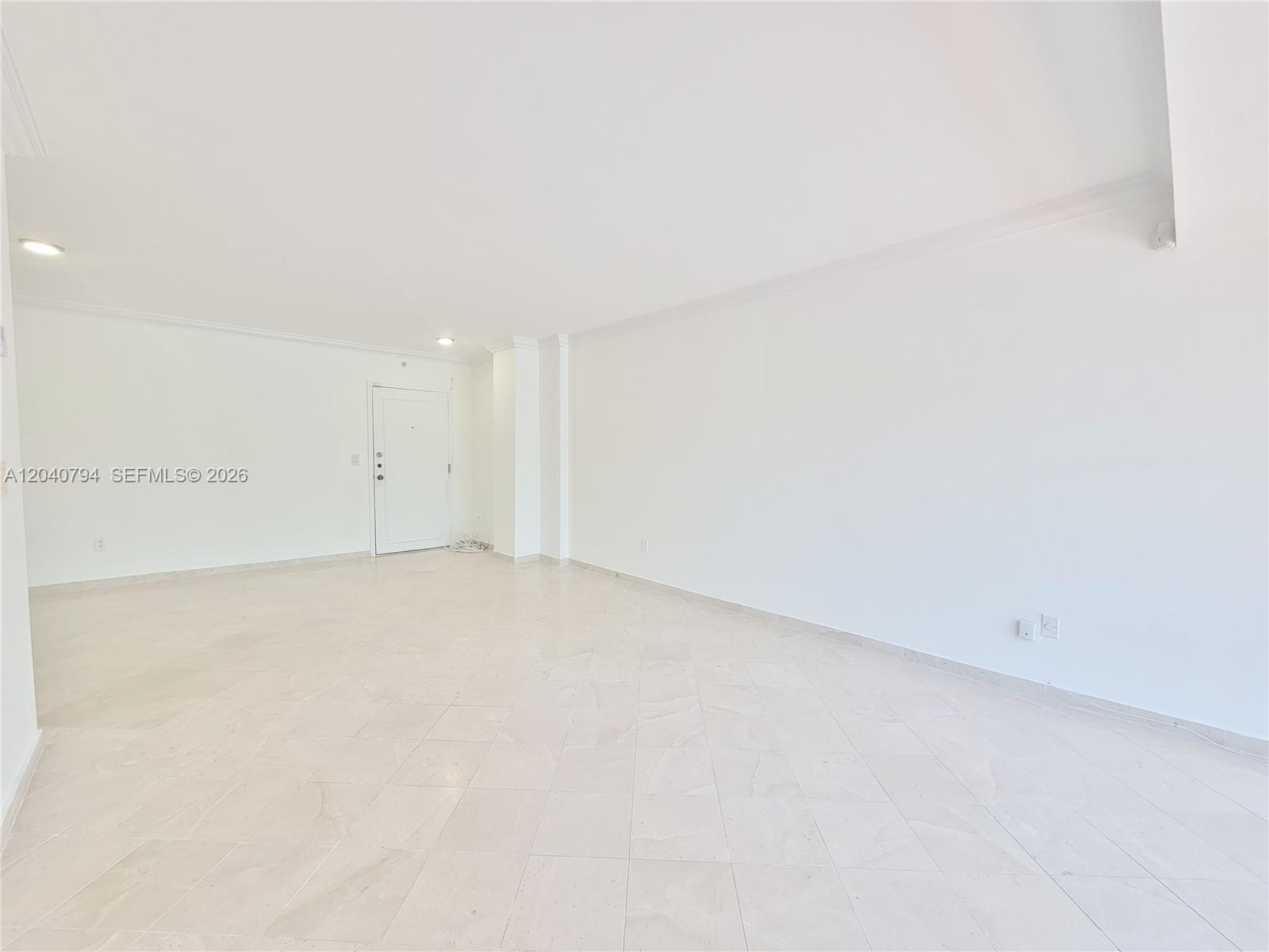 77 Crandon Boulevard 2b Property Photo 7