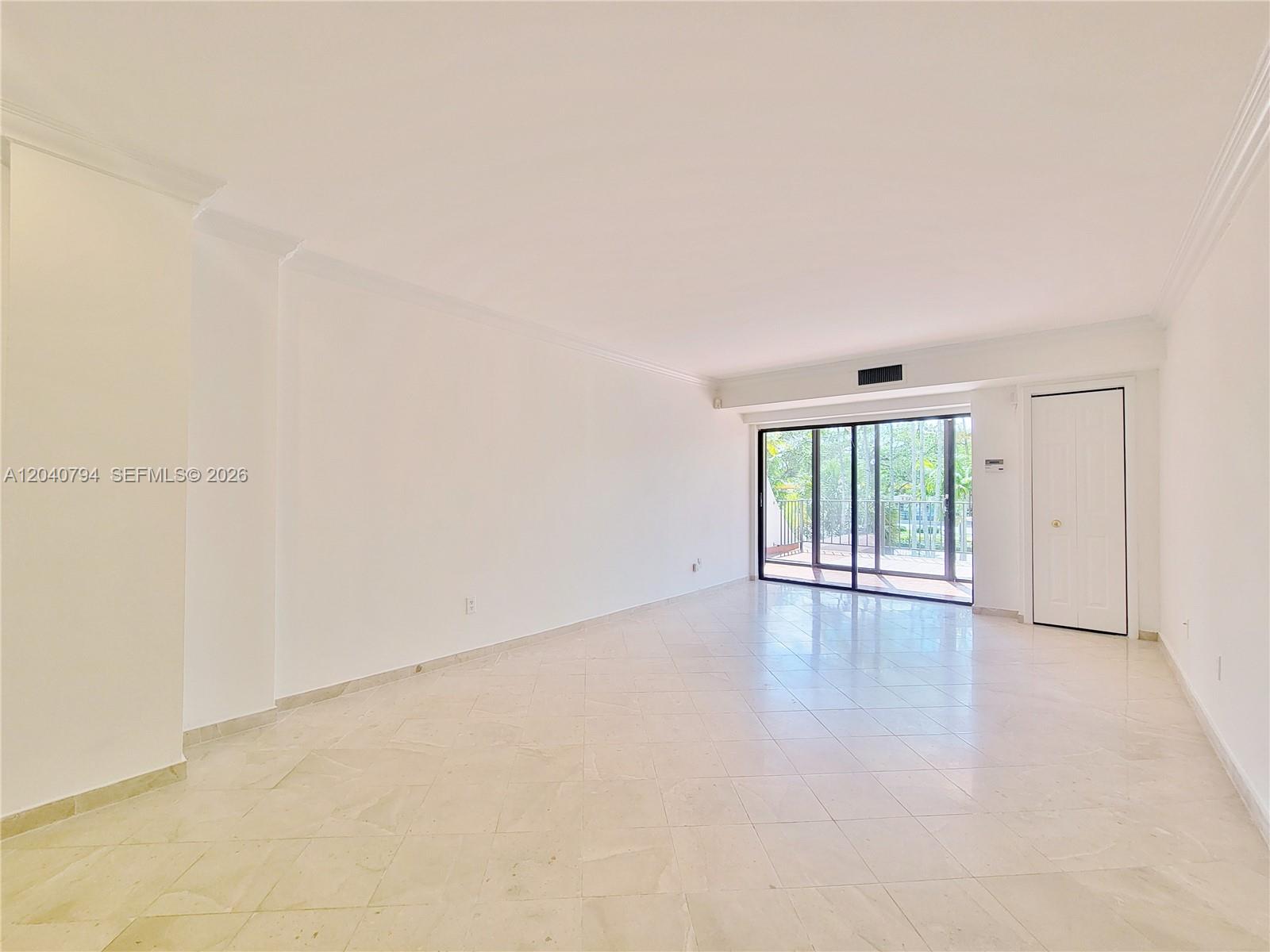 77 Crandon Boulevard 2b Property Photo 8