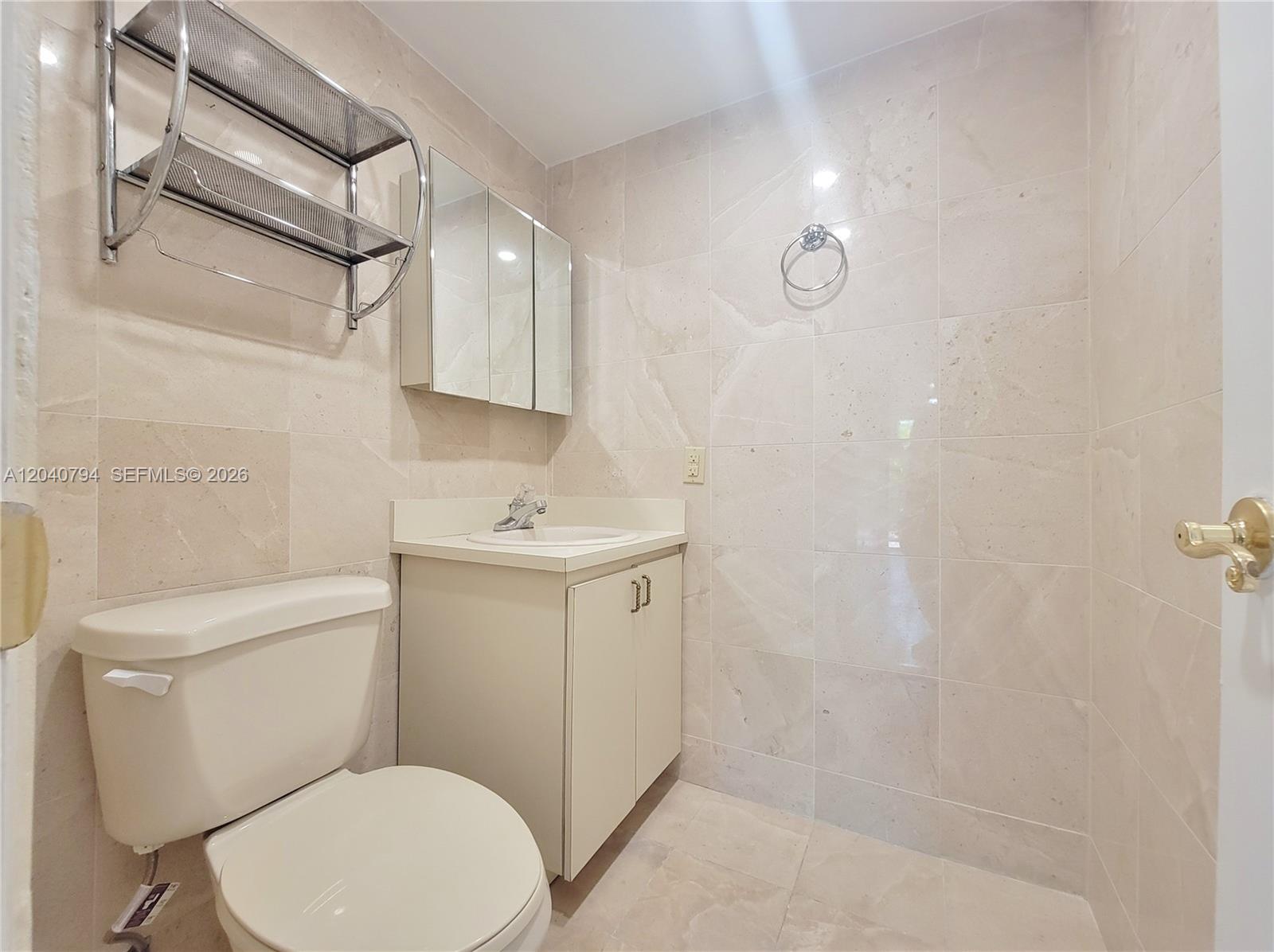 77 Crandon Boulevard 2b Property Photo 12