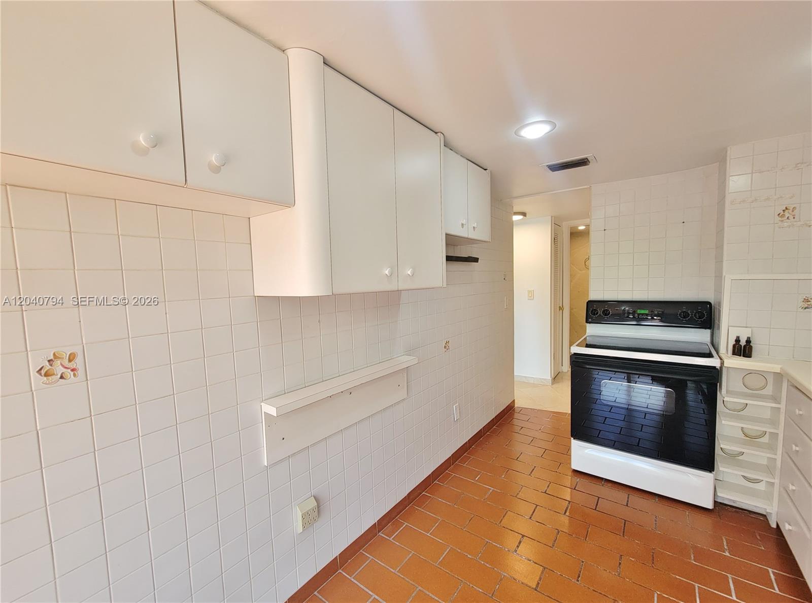 77 Crandon Boulevard 2b Property Photo 15