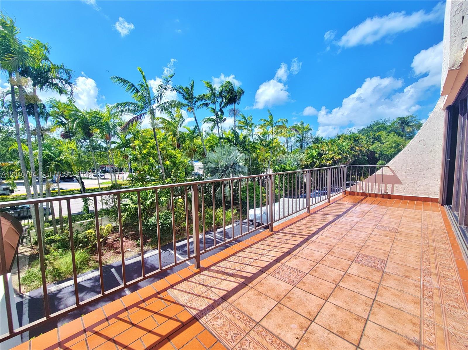77 Crandon Boulevard 2b Property Photo 19
