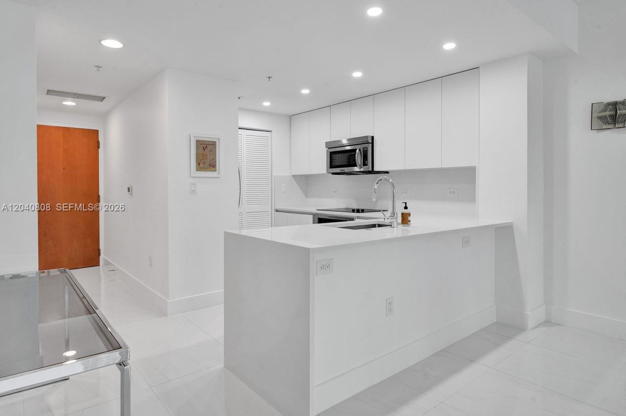 244 Biscayne Boulevard 2005 Property Photo 11