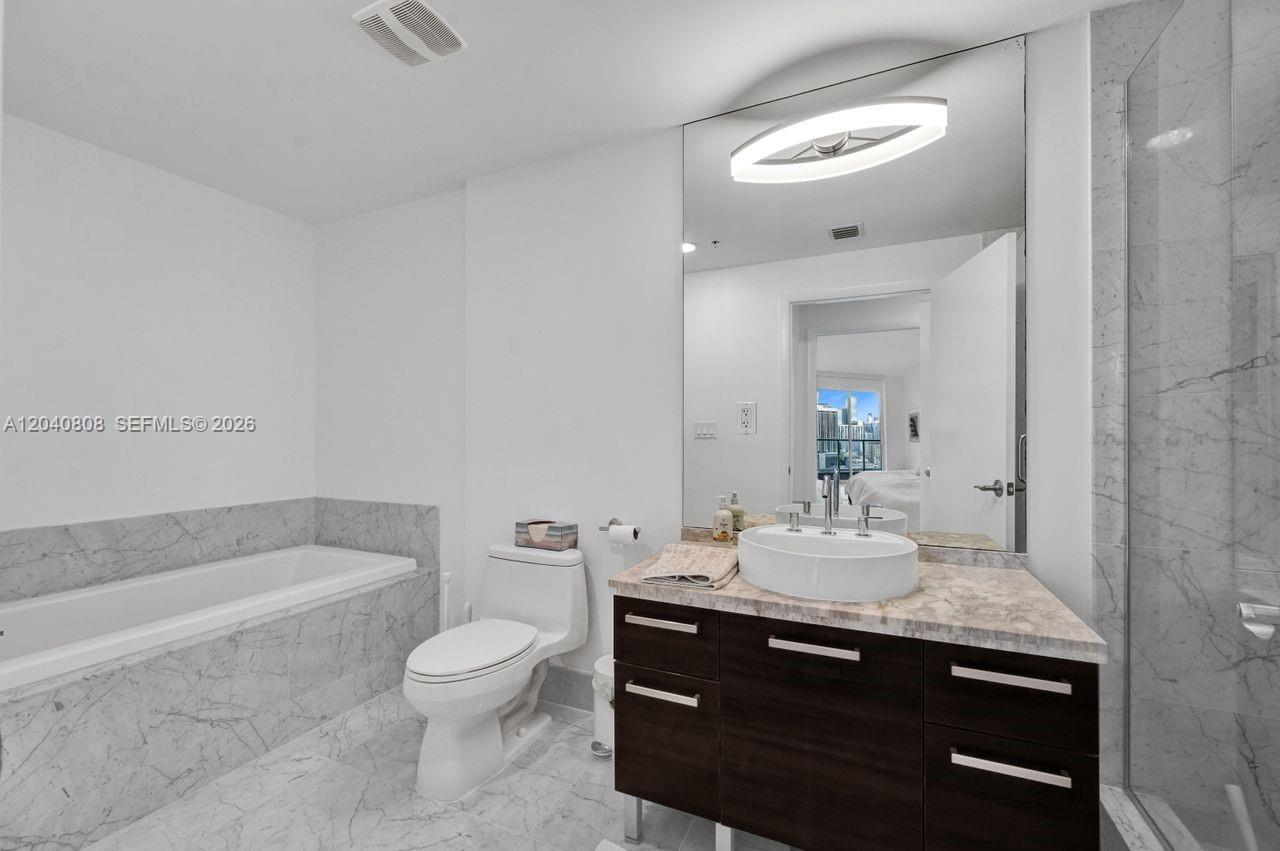 244 Biscayne Boulevard 2005 Property Photo 29