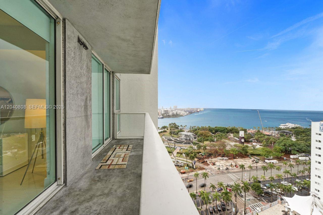 244 Biscayne Boulevard 2005 Property Photo 33