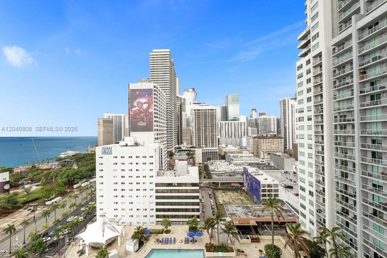 244 Biscayne Boulevard 2005 Property Photo 37