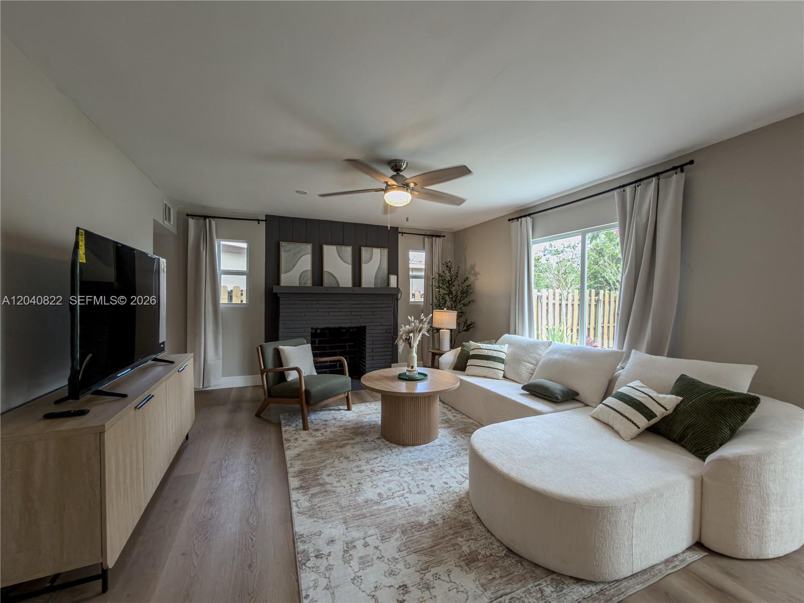 1813 Sw 10th Street Property Photo 1