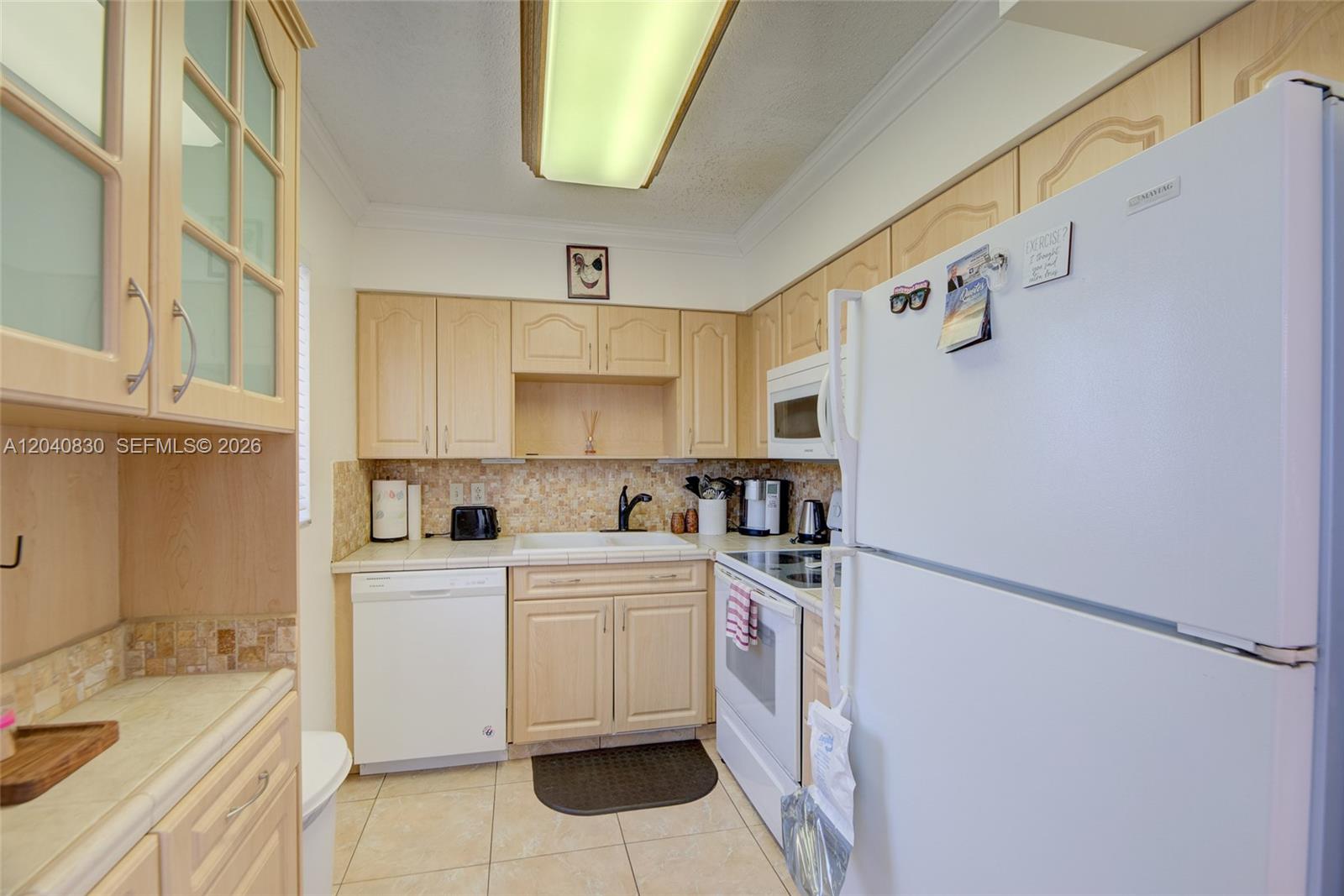 920 Sw 10th Terrace 12r Property Photo 2