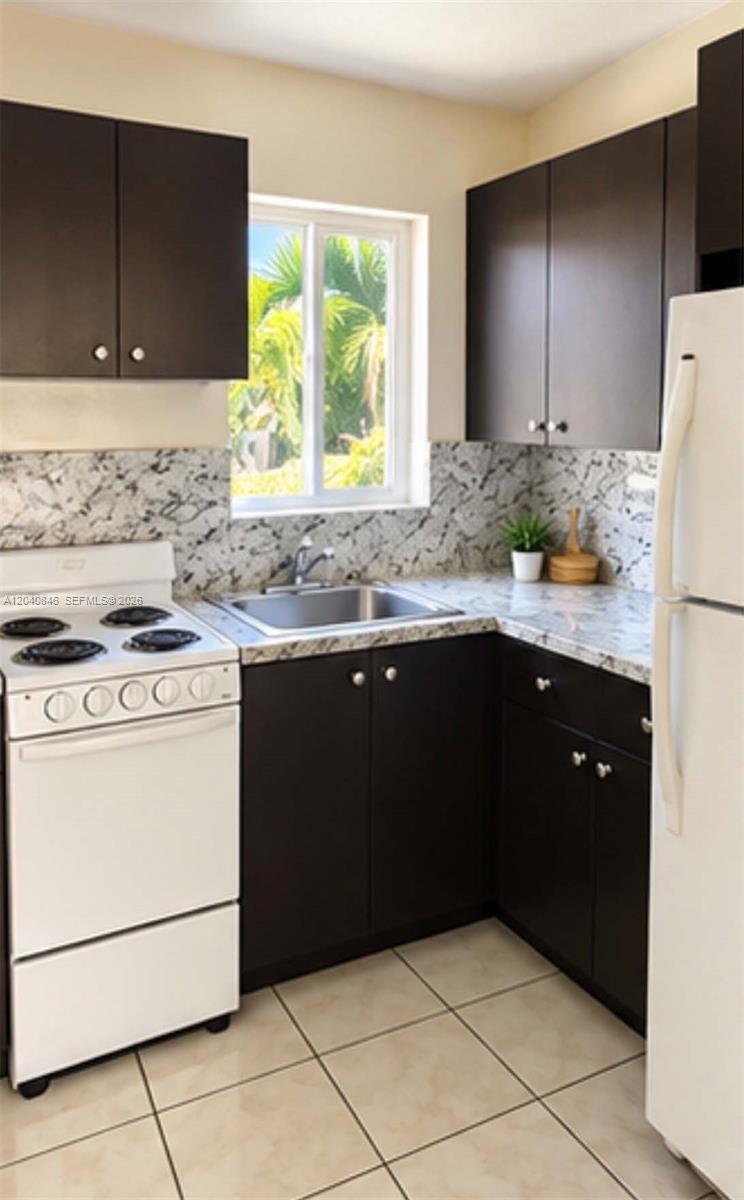 960 Biarritz Drive 2 Property Photo 3