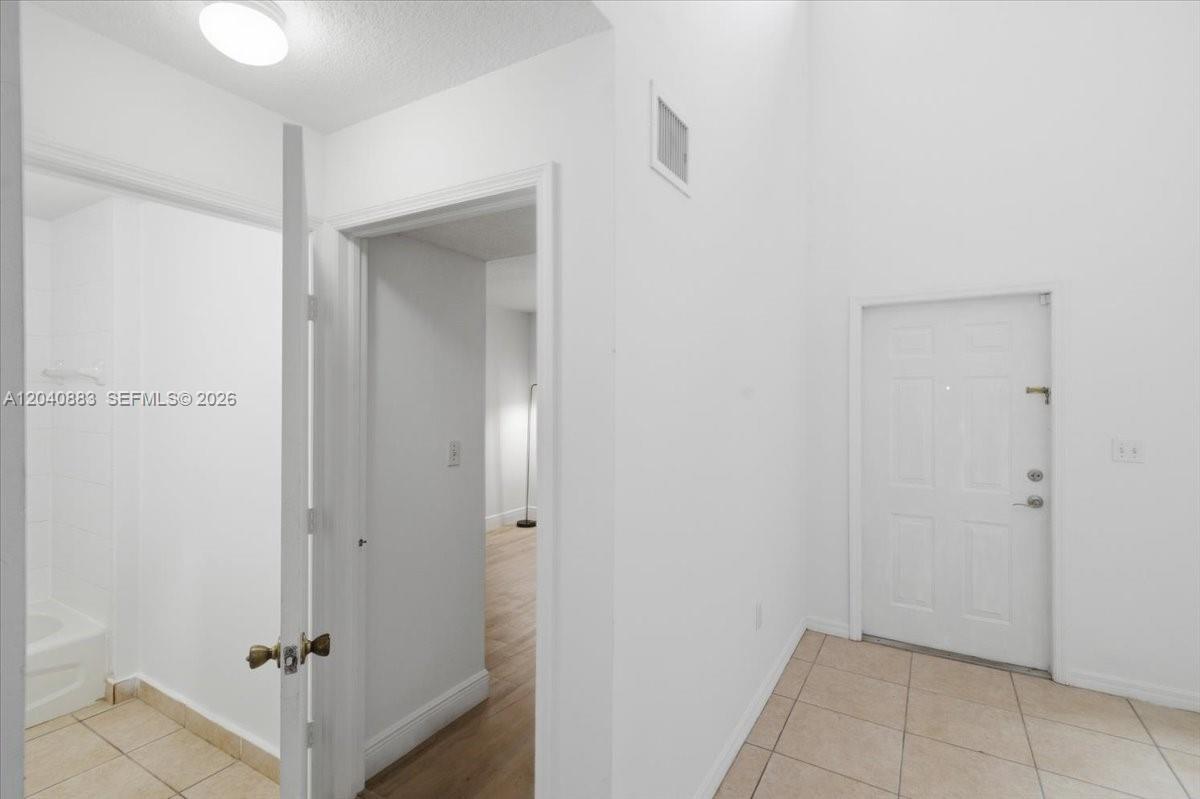 7245 Nw 173rd Drive 2505 Property Photo 5