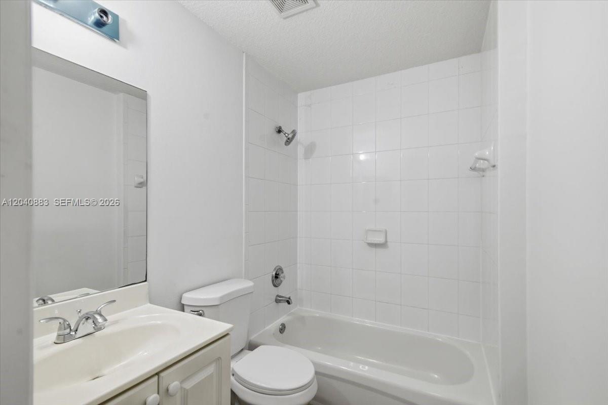 7245 Nw 173rd Drive 2505 Property Photo 15